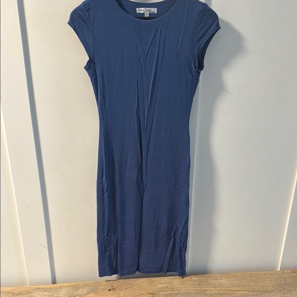 Velvet Torch Cap Sleeve Dress in Blue
